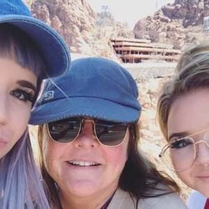 Meet your Posher, Debra